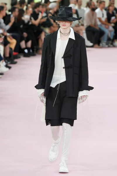 Look 9